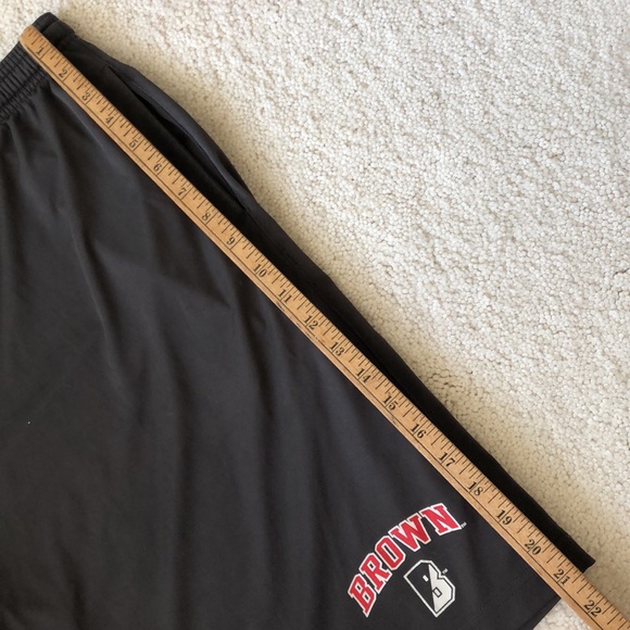 Brown University Men’s 2 XL Under Armour Shorts - Picture 11 of 16